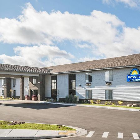 Days Inn & Suites By Wyndham ואוסאו מראה חיצוני תמונה
