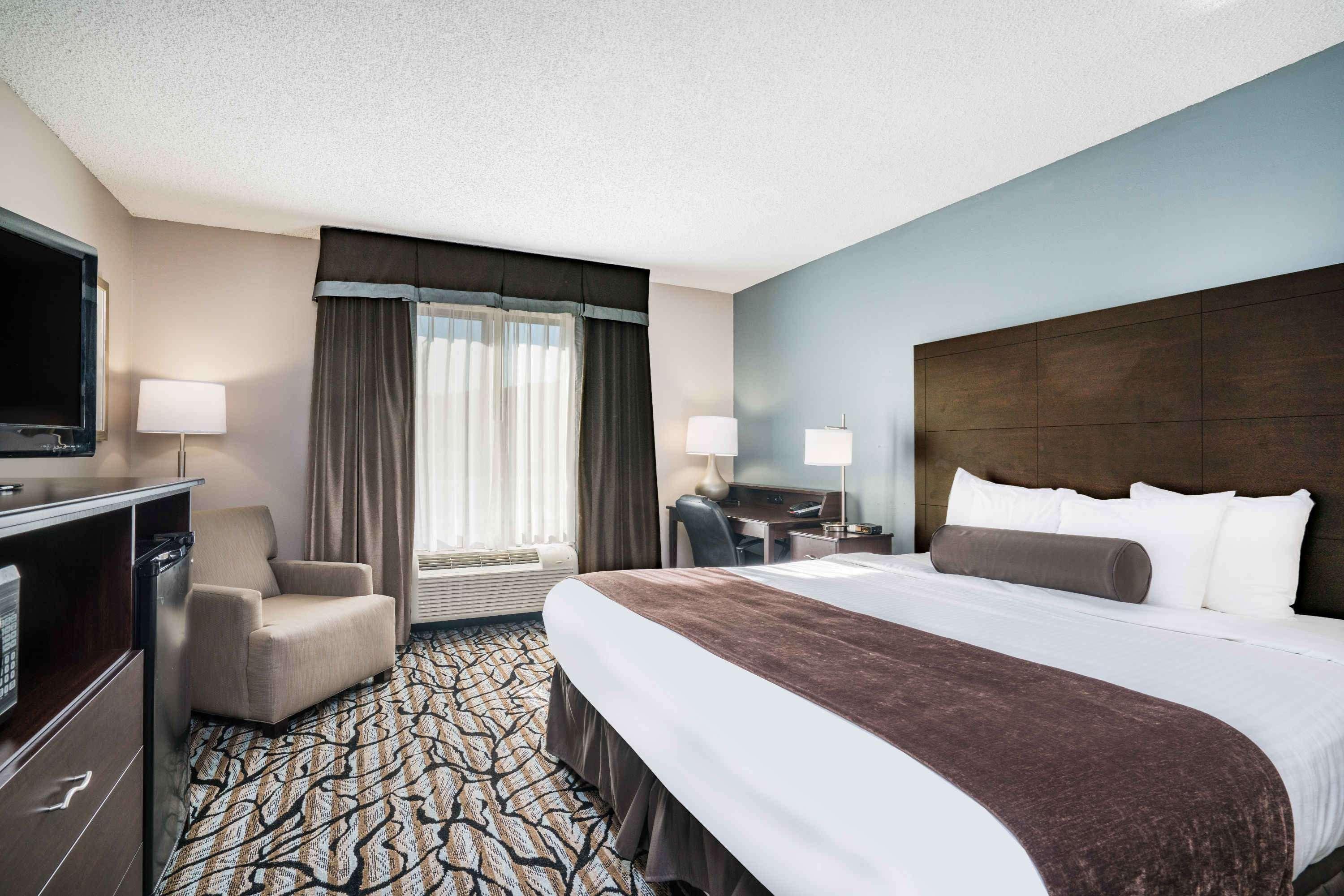 Days Inn & Suites By Wyndham ואוסאו מראה חיצוני תמונה