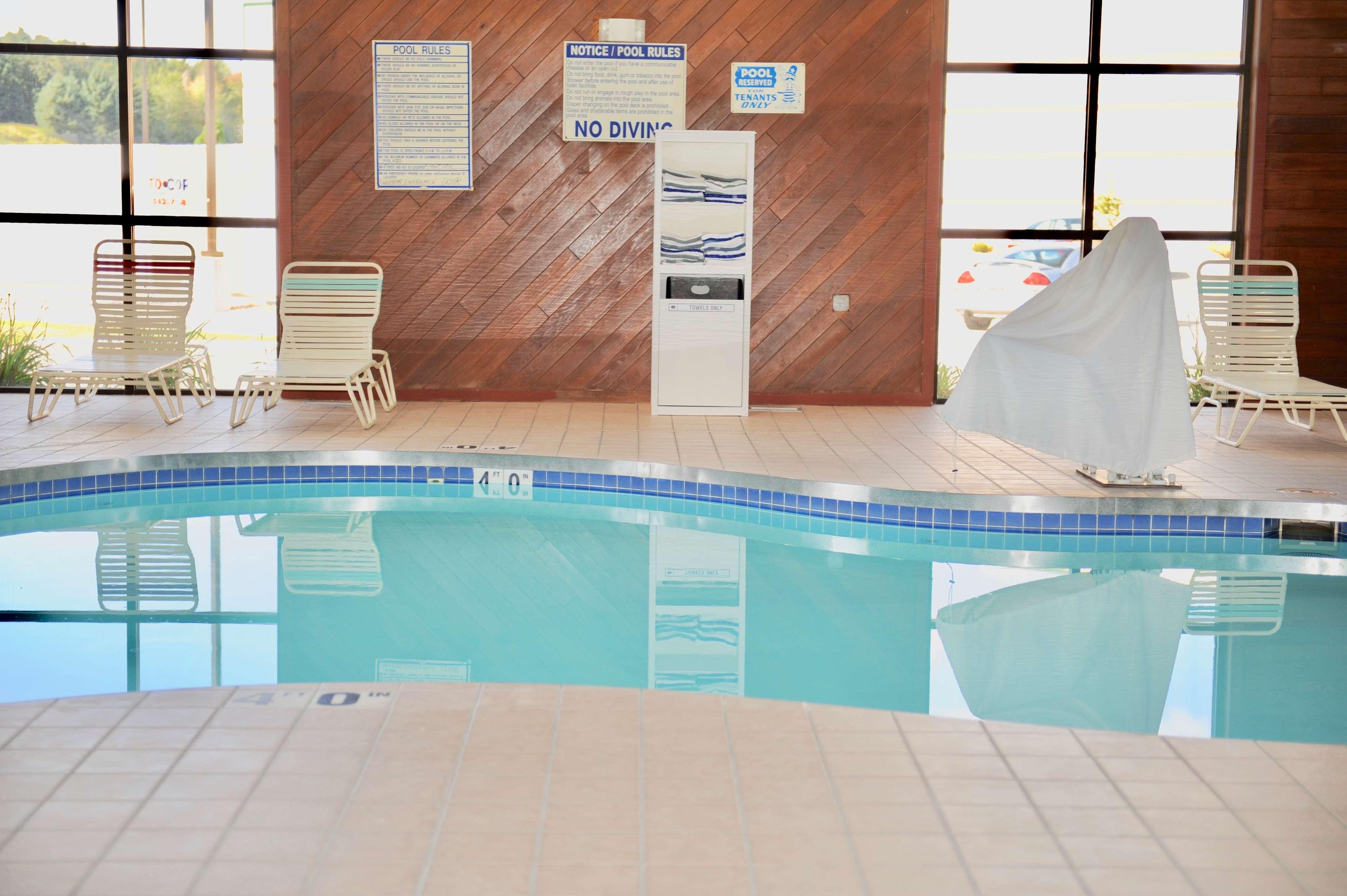 Days Inn & Suites By Wyndham ואוסאו מראה חיצוני תמונה