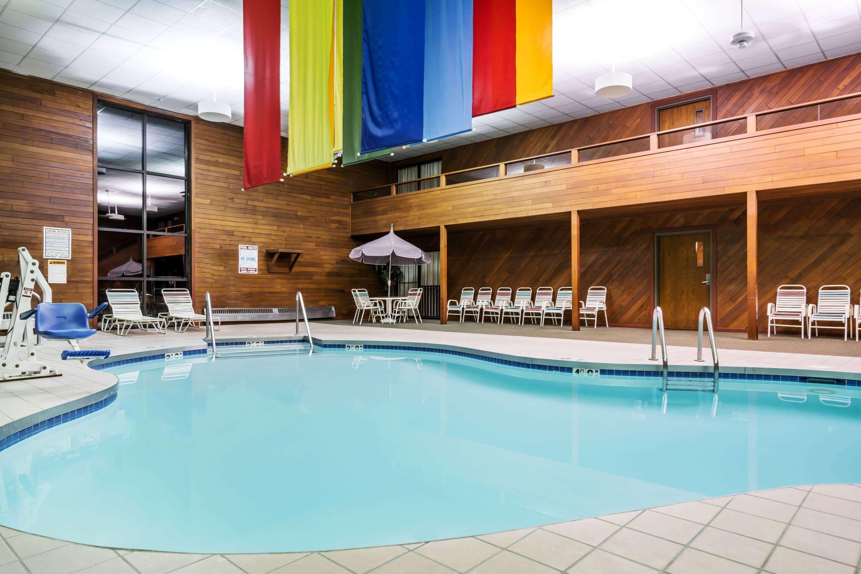 Days Inn & Suites By Wyndham ואוסאו מראה חיצוני תמונה