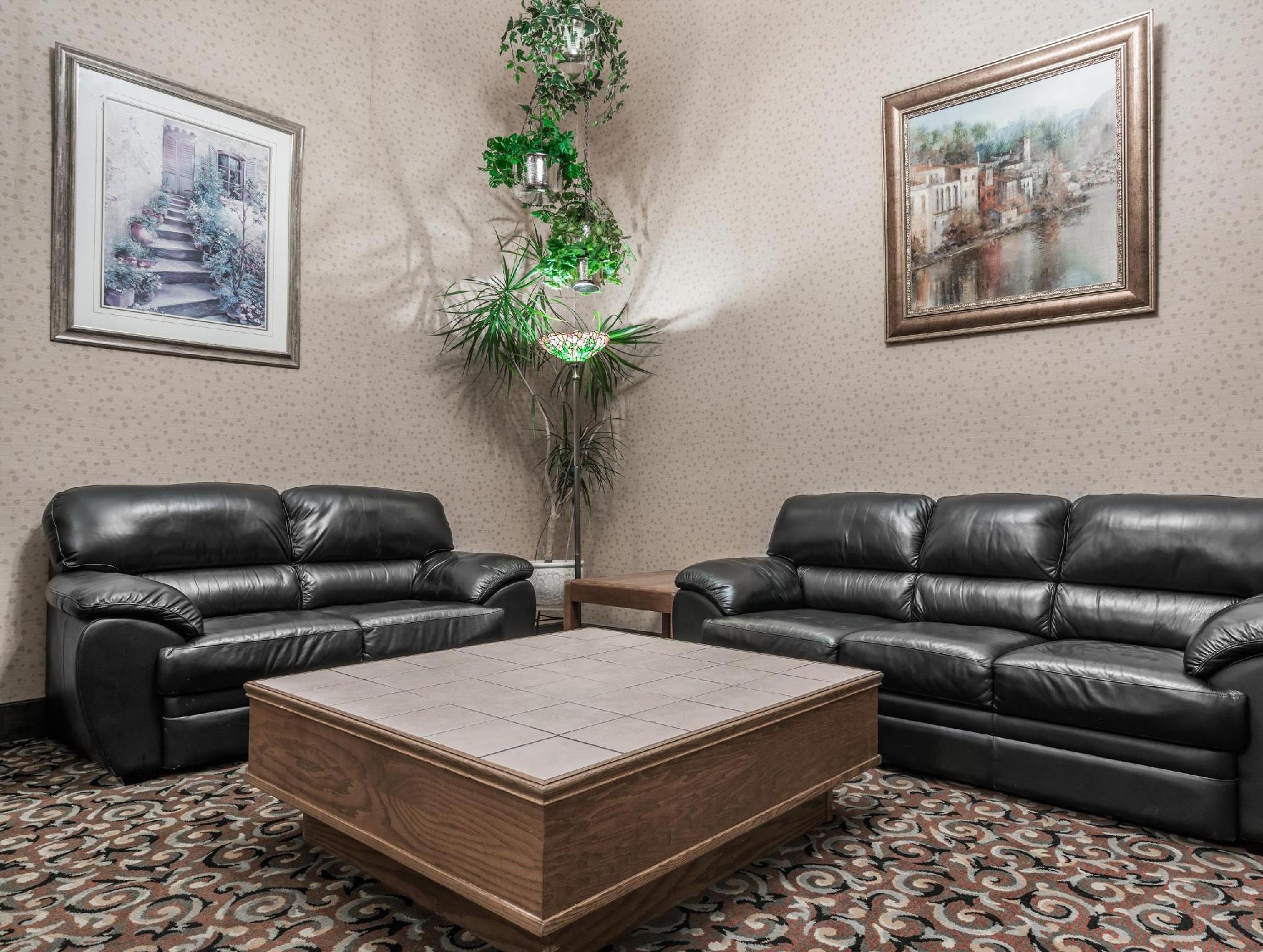Days Inn & Suites By Wyndham ואוסאו מראה חיצוני תמונה