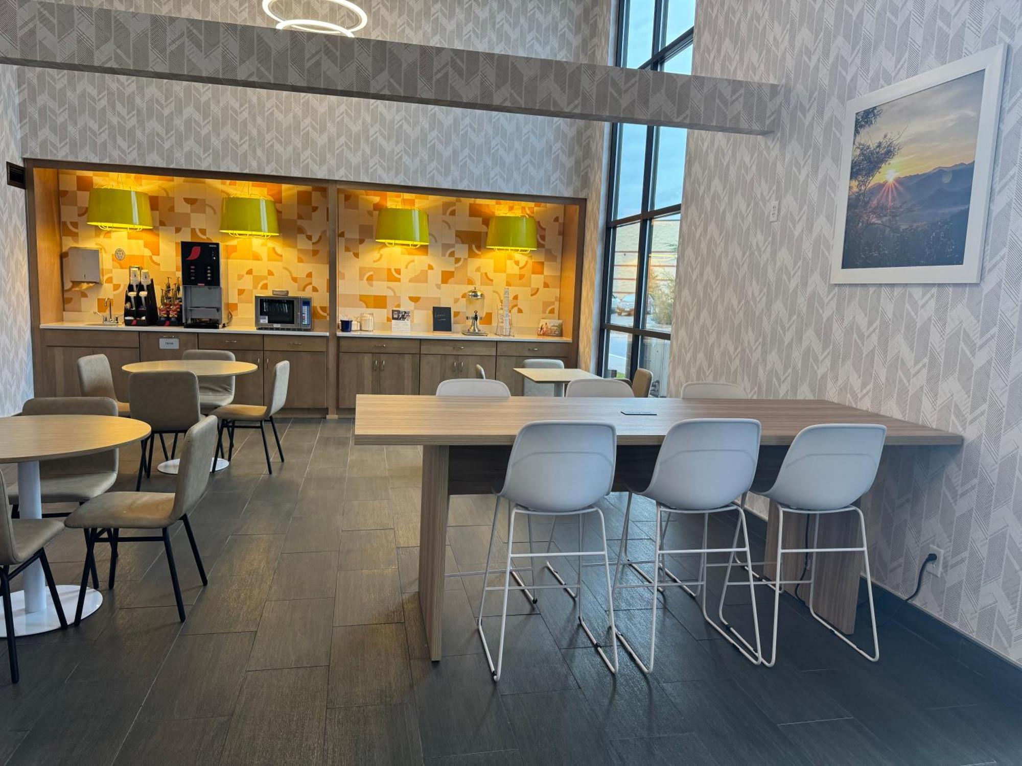 Days Inn & Suites By Wyndham ואוסאו מראה חיצוני תמונה