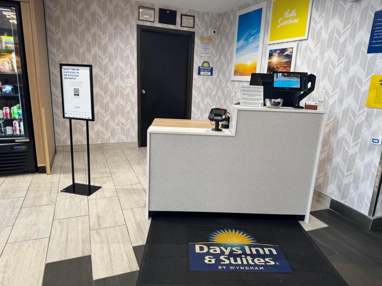 Days Inn & Suites By Wyndham ואוסאו מראה חיצוני תמונה